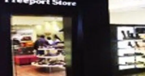 FREEPORT STORE WOMAN FREEPORT STORE WOMAN